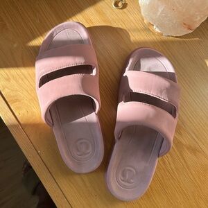 Women’s Lululemon Restfeel Sandal Size 9